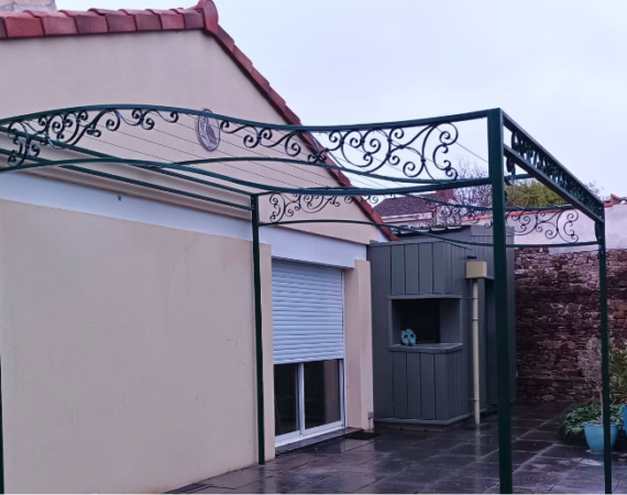 Pergola en fer forgé sur mesure